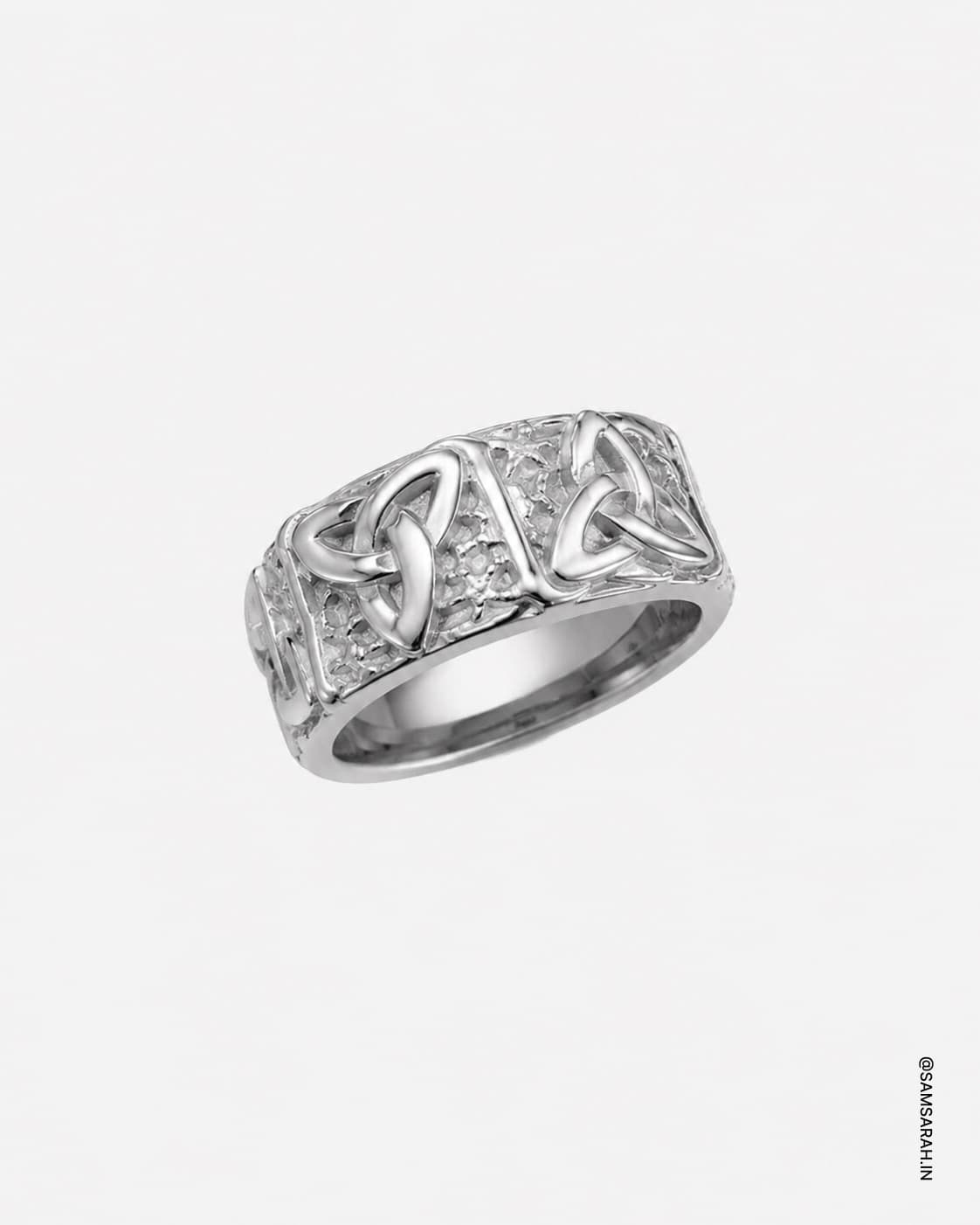 Celtic Link Silver Ring — close up